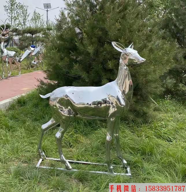 不锈钢镜面鹿雕塑 公园景观小鹿雕塑4